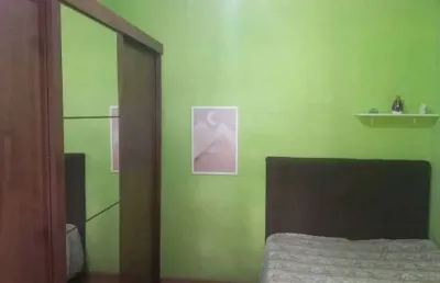 Casa com 4 dormitórios sendo 1 suíte e 5 vagas de garagem aprox. 200m da praia grande penha/sc.
