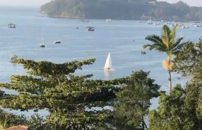 Apartamento frente mar em armação com 3 dormitórios sendo 1 suíte e 2 vagas de garagem penha/sc