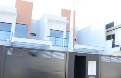 Sobrando com 3 suítes e 2 vagas de garagem em itajaí