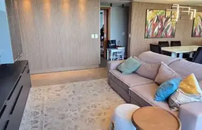 Apartamento com 3 quartos sendo 1 suíte e 2 vagas na garagens em condóminio.