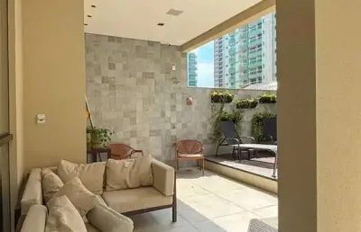 Apartamento mobiliado com 3 suítes e 3 vagas de garagem na meia praia em itapema