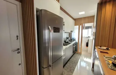 Apartamento mobiliado com 3 dormitórios sendo 1 suíte e 2 vagas de garagem em itajaí