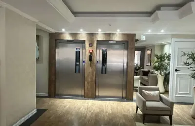 Apartamento com 2 dormitórios sendo 1 suíte e 1 vaga na garagem em balneário camboriú/sc