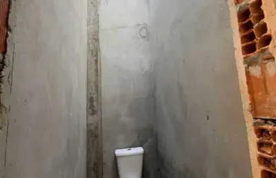 Sobrado em construção com 2 suítes e 1 vaga de garagem em camboriú