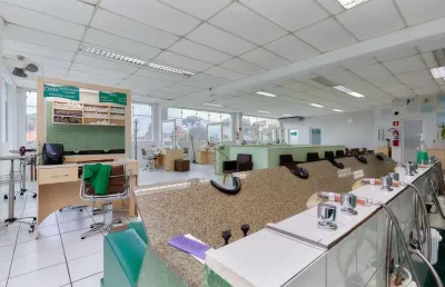 Prédio comercial mobiliado para investidor com 394,96m2 em santa felicidade em curitiba