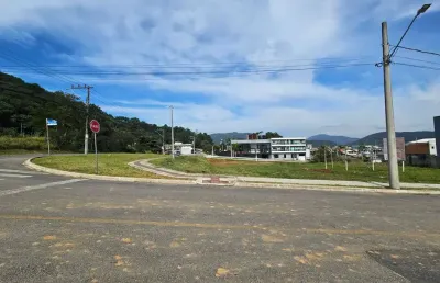 Terreno de esquina com 543,58 m² no bairro da barra em balneário camboriú sc