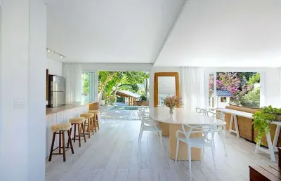 Casa com 3 dormitórios sendo 2 suítes com jardim e piscina praia de taquaras, balneário camboriú sc