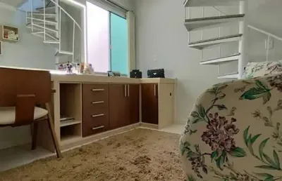 Casa com 3 dormitórios sendo 1 suíte e 2 vagas de garagem no bairro costa cavalcante em itajaí
