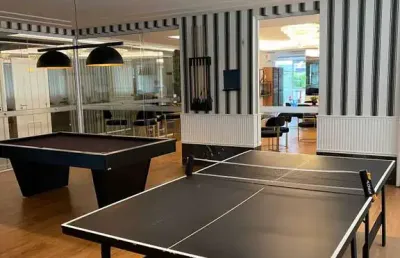 Apartamento mobiliado com 3 suítes e 4 vagas de garagem em itapema