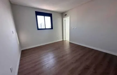 Apartamento com 3 suítes e 2 vagas na garagem no centro de itajaí