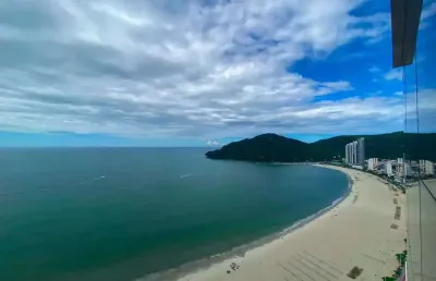 Apartamento mobiliado frente mar com 3 suítes e 4 vagas de garagem em balneário camboriú