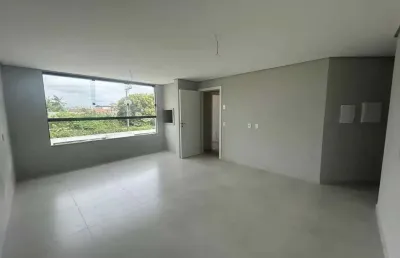 Apartamento com 2 dormitórios sendo 1 suíte e 1 vaga de garagem aprox. 700m da praia, em penha/sc.
