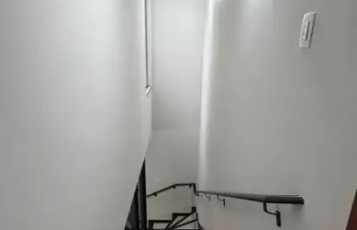 Sobrado mobiliado com 3 dormitórios sendo 1 suíte e 2 vagas de garagem no bairro ressacada em itajaí