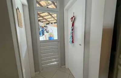 Casa com 3 dormitórios sendo 1 suíte e 2 vagas de garagem no bairro da barra