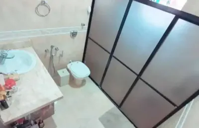 Casa com 4 dormitórios sendo 1 suíte e 3 vagas de garagem no centro de itajaí