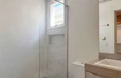 Casa de alto padrão em condomínio com 4 suítes e 4 vagas de garagem – santa felicidade | curitiba/pr