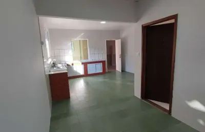 Casa com 3 dormitórios sendo 1 suíte e 2 vagas de garagem no bairro são judas itajai/sc