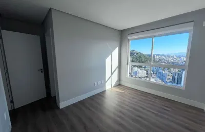 Apartamento com 3 suítes e 3 vagas de garagem no centro itajaí/sc