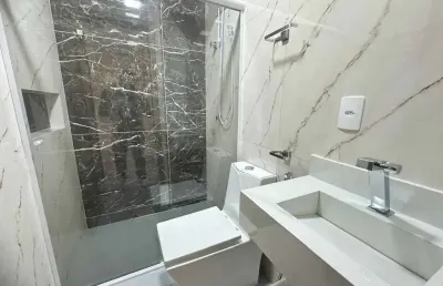 Casa com 3 dormitórios sendo 1 suíte e 1 vaga de garagem no itacolomi em balneário piçarras/sc
