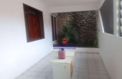 Casa ampla no cohaserma com 3 quartos, quintal e garagem para 4 veículos