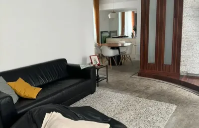 Lindo apartamento mobiliado 03 quartos, jardim apipema,02 garagens.