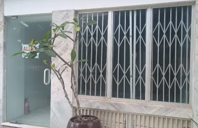 Linda loja na barra com 45m2 , perto do farol da barra