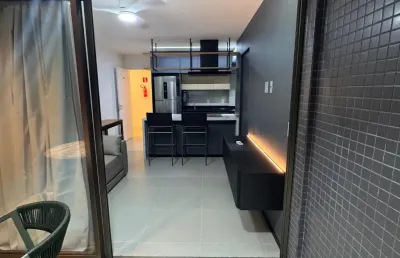 Lindo apartamento 02 suites , novissimo, barra ,02 garagens .