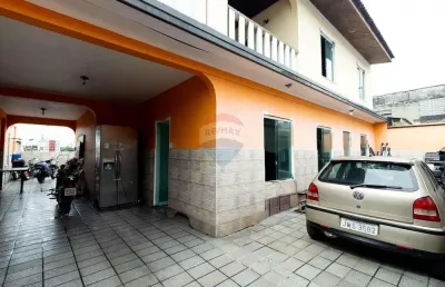 Sobrado com 04 quartos sendo 02 suites e com piscina - conjunto castelo branco parque dez