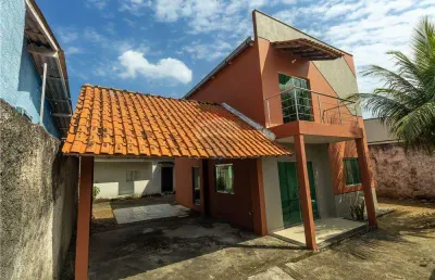 Casa sobrado em flores, conjunto beija flor, 3 quartos, sendo 1 suíte com closet