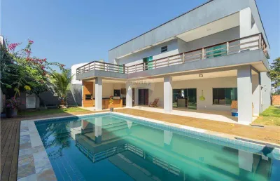 Sua família merece: casa com 4 suítes e 479 m² em ponta negra 2