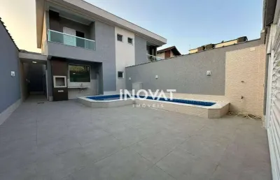 Excelente oportunidade de sobrado novo, 3 suítes, piscina, lado praia na vila tupi - praia grande!