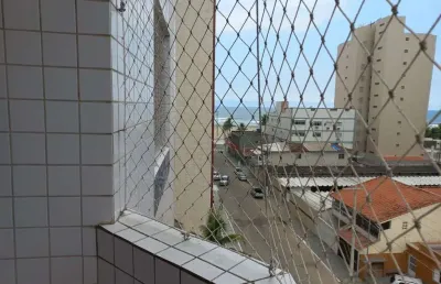 Encante-se com o mar: apartamento de 2 dormitórios e vista na vila guilhermina!