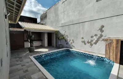 Casa luxuosa com 4 suítes sendo 1 master, piscina e espaço gourmet, vila caiçara