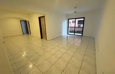 Apartamento de 2 dormitórios sendo 1 suíte, 200 metros do mar, canto do forte