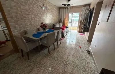 Aconchego a 100m do mar: apartamento de 2 dormitórios na vila tupi
