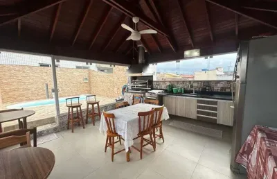 Casa na vila guilhermina – 4 dormitórios, 2 suítes e 2 vagas de garagem!