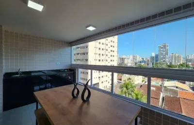Seu novo lar no canto do forte - poucos metros do mar!