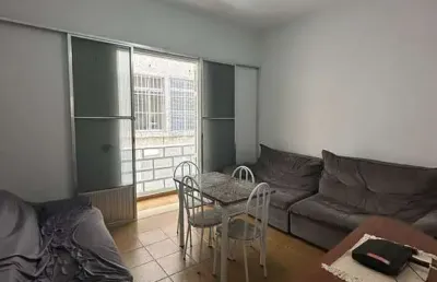 Apartamento com sacada no 1º andar a 50 metros da praia no boqueirão