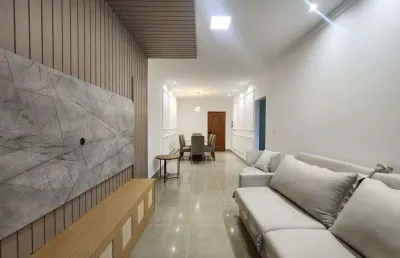 Apartamento porteira fechada no canto do forte - 350 metros do mar.