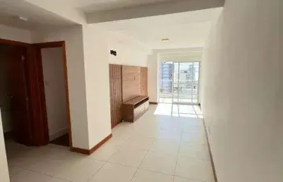 Apartamento - 2/4 com suíte - 68m² - andar alto - barra