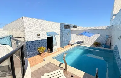Belíssima cobertura duplex de 2 suítes vista mar em armação