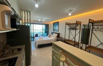 Apartamento à venda na Avenida Octávio Mangabeira, Armação, Salvador