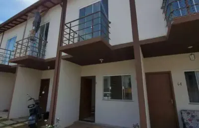 Sobrado em condomínio com 2 dormitórios em cesar de souza