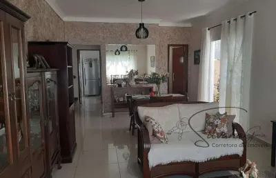 Sobrado á venda no condominio residencial veredas com 4 súites, piscina e 202,15m² / mogi das cruzes sp