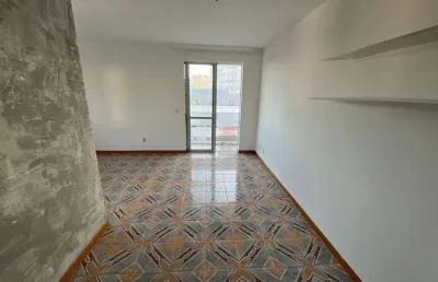 Apartamento de 1 dormitório, sacada, vista livre, 1 vaga de garagem