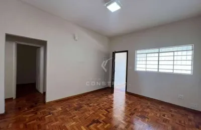 Casa com 2 quartos para alugar na Rua Roberto Simonsen, 754, Taquaral, Campinas