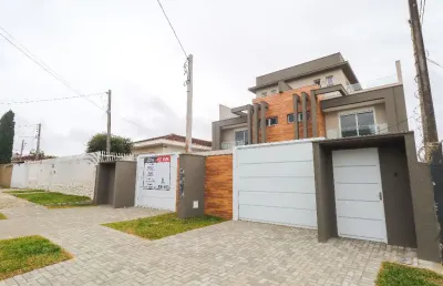 Sobrado com alto padrão de acabamento e amplo quintal localizado mercês / bom retiro