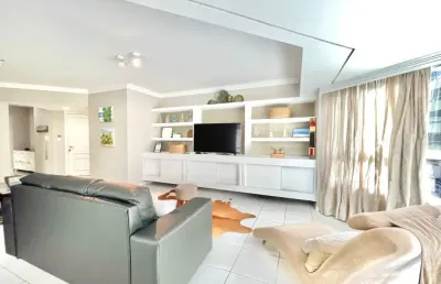 Apartamento vista e quadra mar na praia mais desejada em balneario camboriu