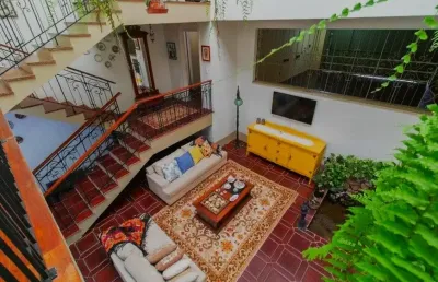 Casa com 3 quartos à venda na Rua Teixeira de Carvalho, 34, Medianeira, Porto Alegre