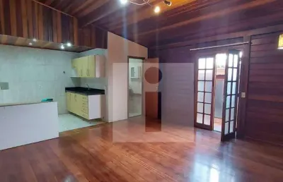 Casa com 2 quartos para alugar na Rua Engenheiro Heitor de Castro Aguiar, 106, Loteamento Arboreto dos Jequitibás (Sousas), Campinas